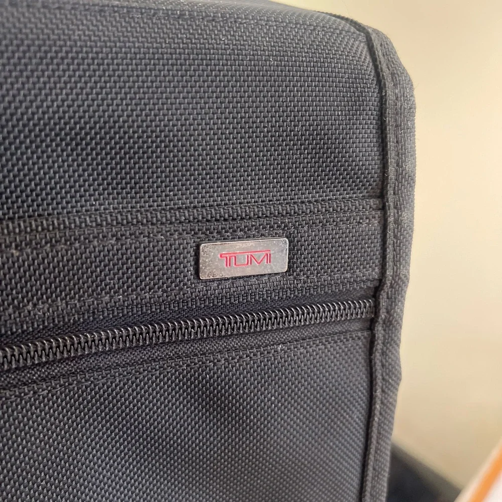 Tumi Black‎ 16”x12”x6” Expandable Laptop/Briefcase Shoulder/Crossbody Bag